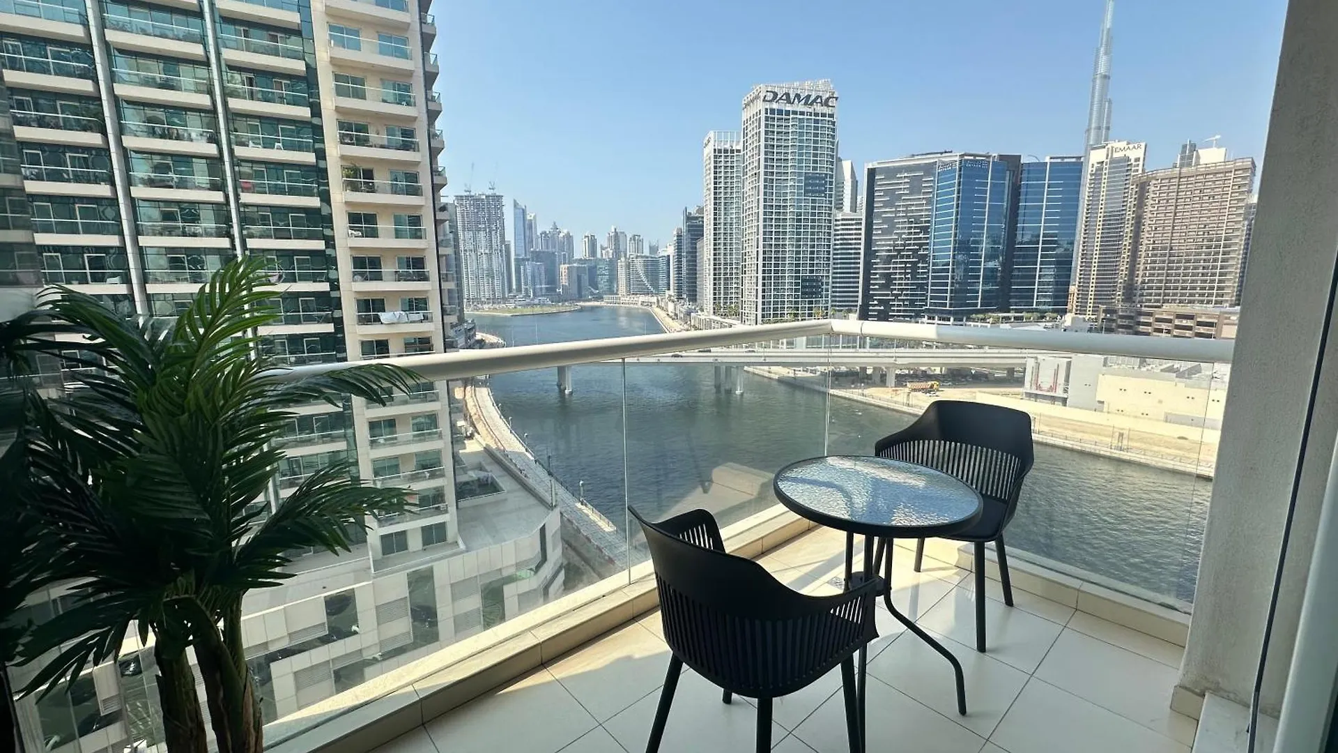 Urban Cozy 1Br Apartment With Canal View - Free Parking Dubai